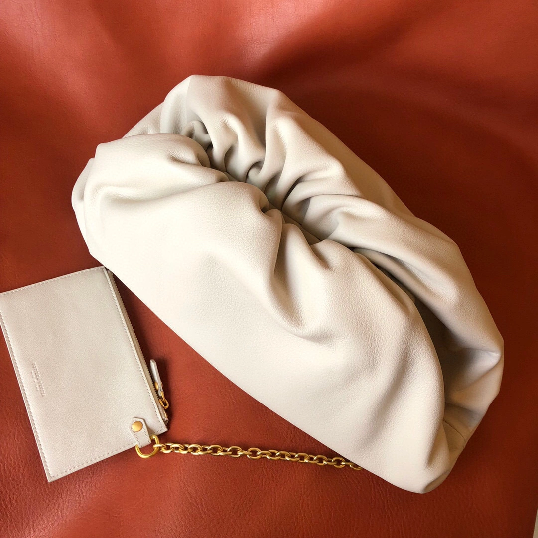 &POUCH buttermilk skin 576227VBIU52030, counters quality item: 086I134B1280I1459