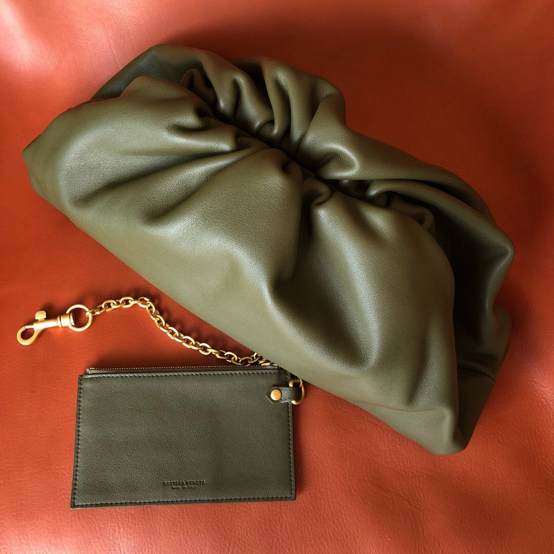 POUCH buttermilk skin 576227VCP402436, counters quality item: 086I134B1280I1460