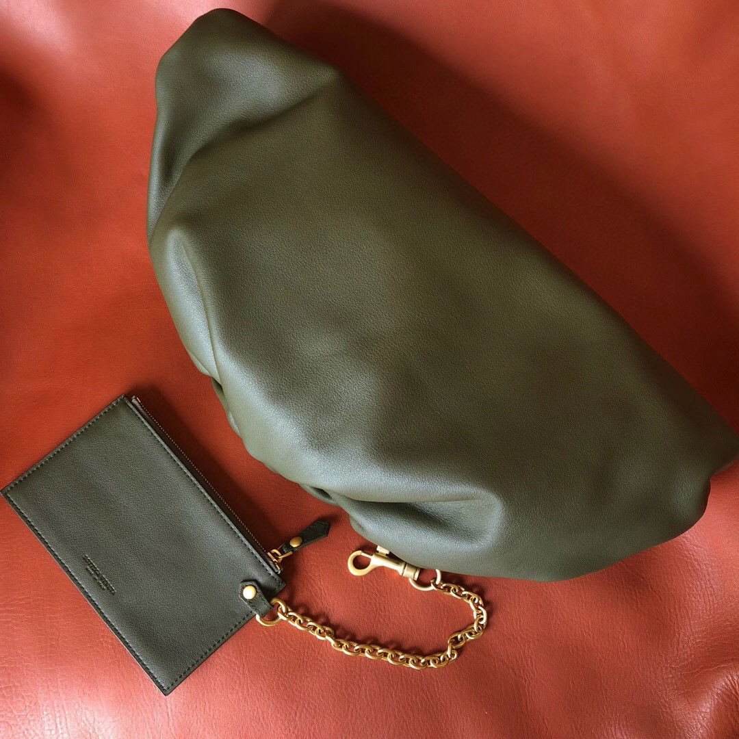 POUCH buttermilk skin 576227VCP402436, counters quality item: 086I134B1280I1460