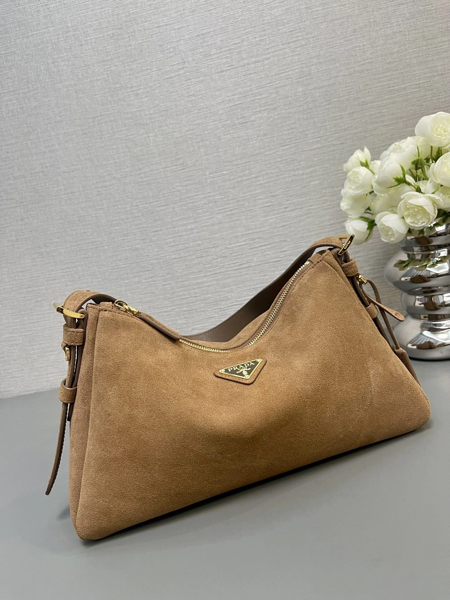 MOMO-- Pr141 1BC229_2C4S_F0401_V_LVM high quality version Aimee cowhide item:D-B993K2028