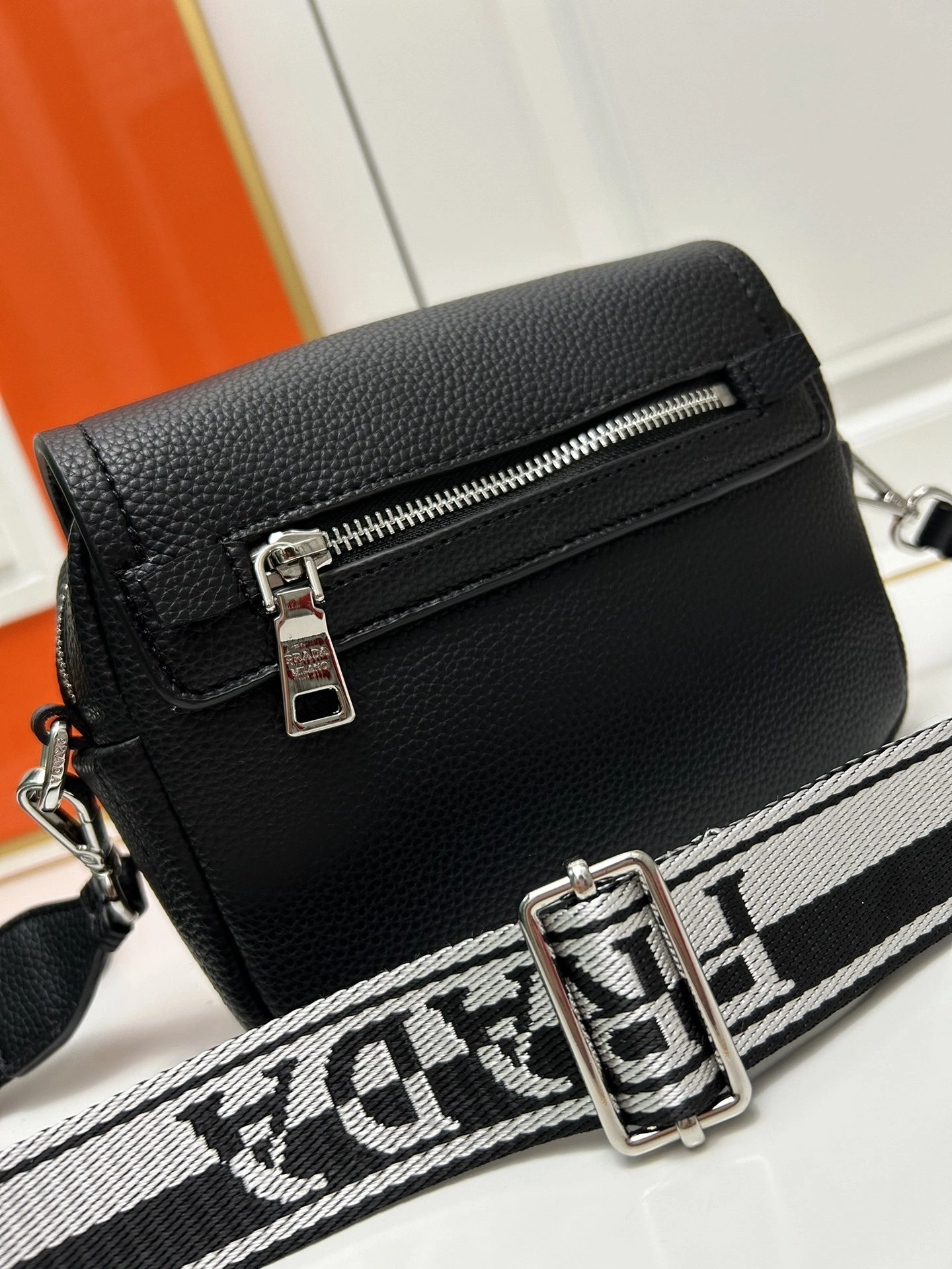Pr141 1BD331_2DKV_F0002 cowhide item:DT-B225E2019