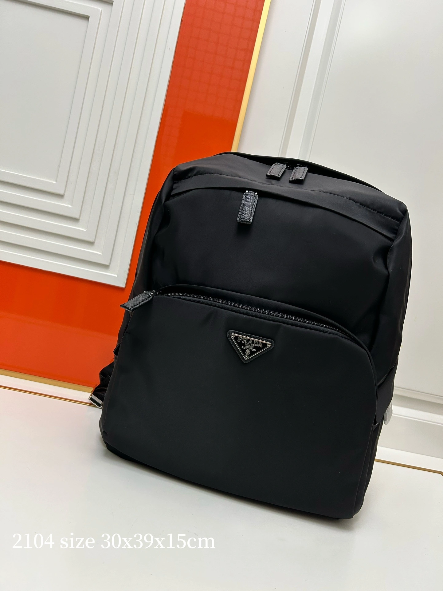 Pr141 2VZ104_2DMG_F0002_V_OOO Saffiano item:ET-B000F0616