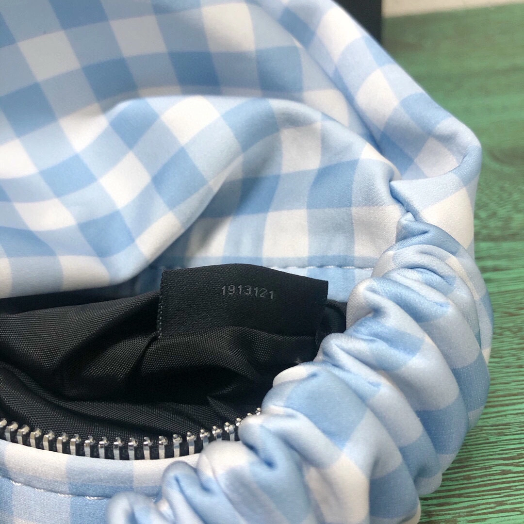 Scrunchie bag item:B-B236A1004