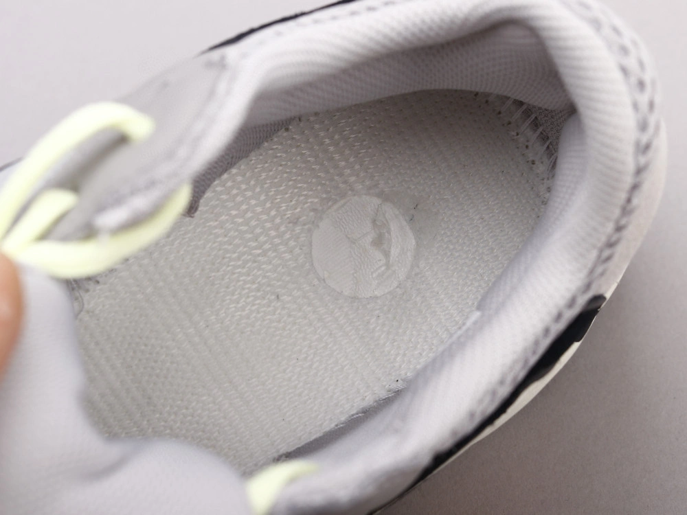 &Sneaker3a- B75571 item : A-X05L1403W