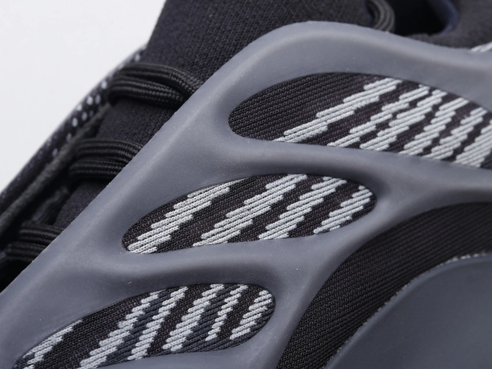 &Sneaker3a- H67799 item : A-X05L1413W