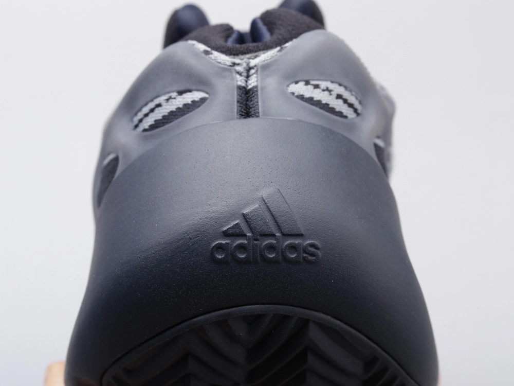 &Sneaker3a- H67799 item : A-X05L1413W