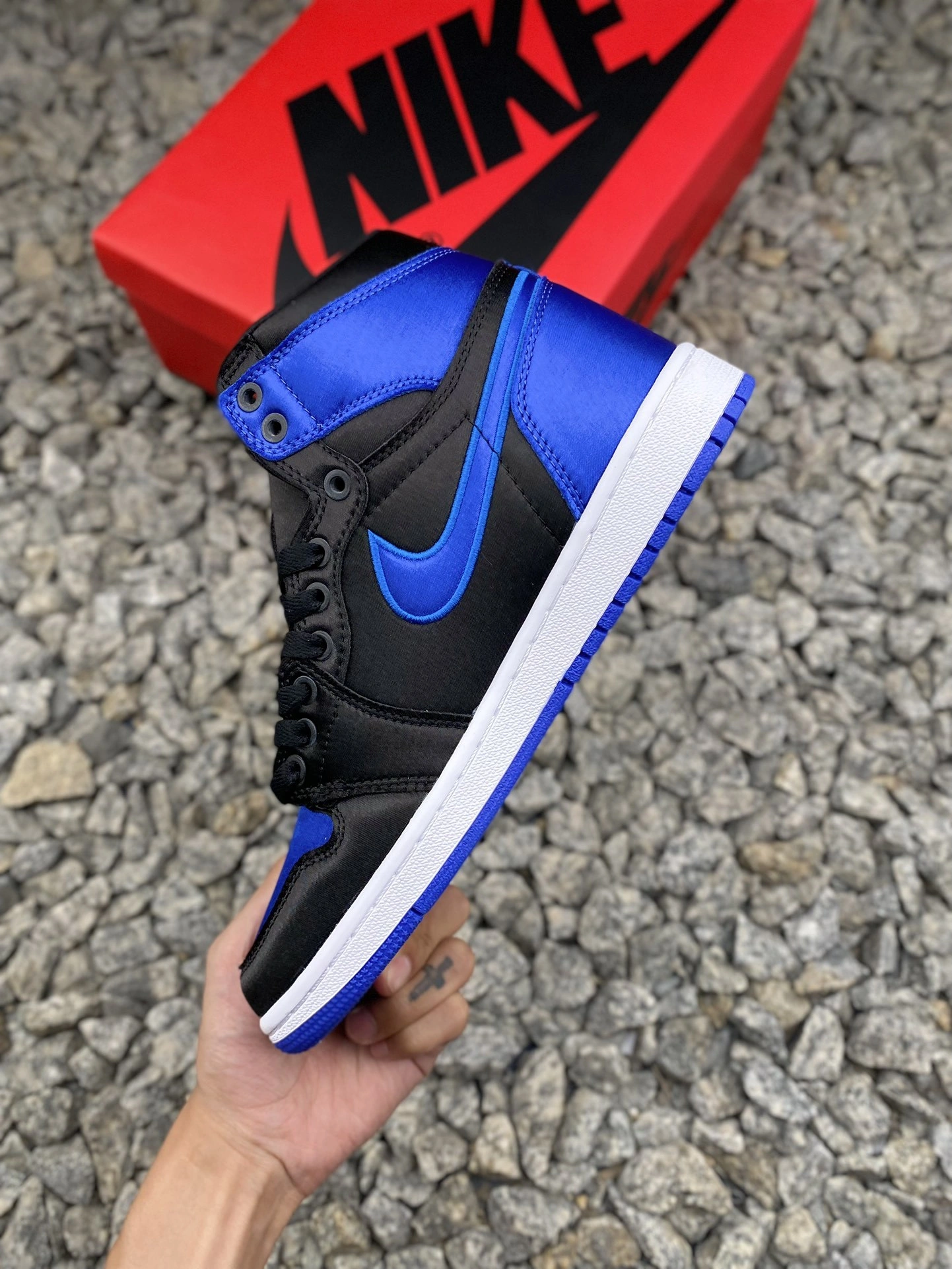 Sneakers3a-- 921193-007 item: C-X578L1213V
