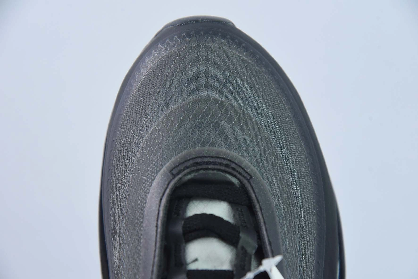 Sneakers3a-- AJ4585-001 item: D-X575A2498