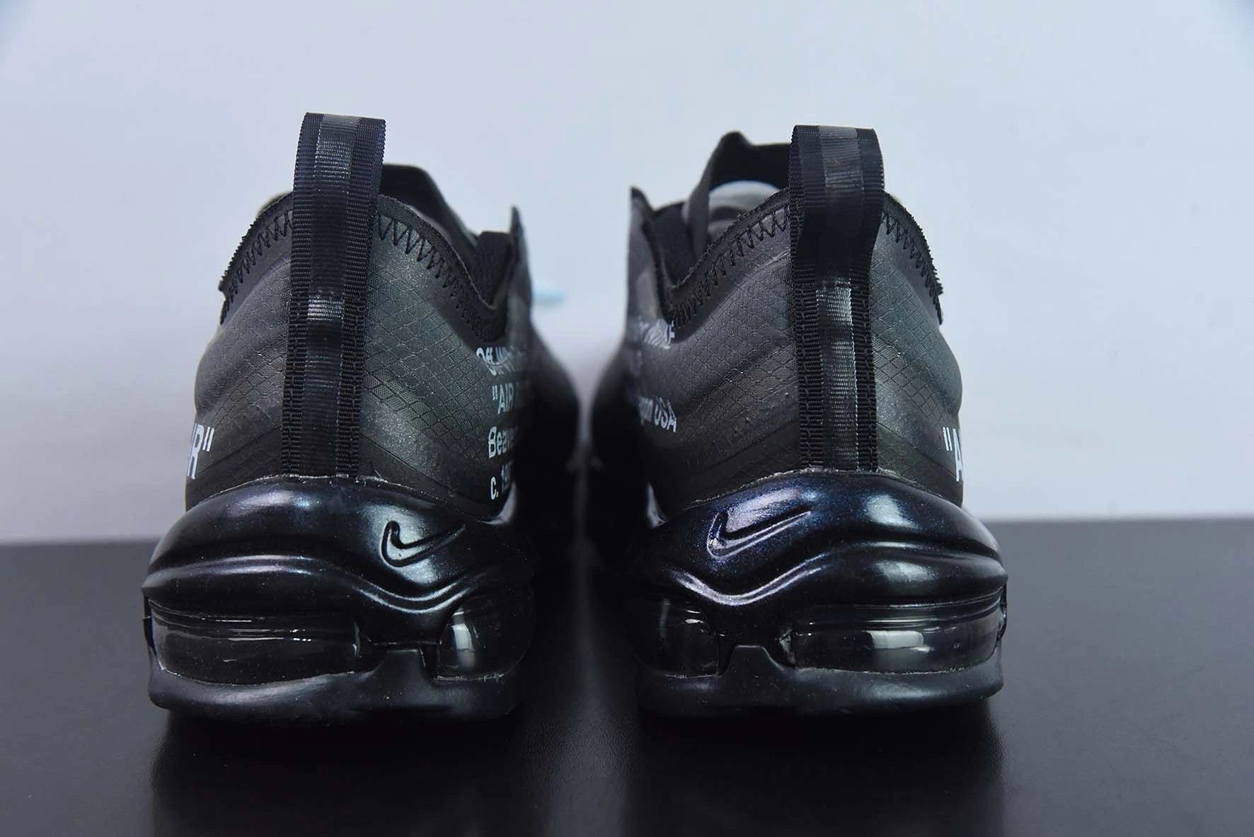 Sneakers3a-- AJ4585-001 item: D-X575A2498