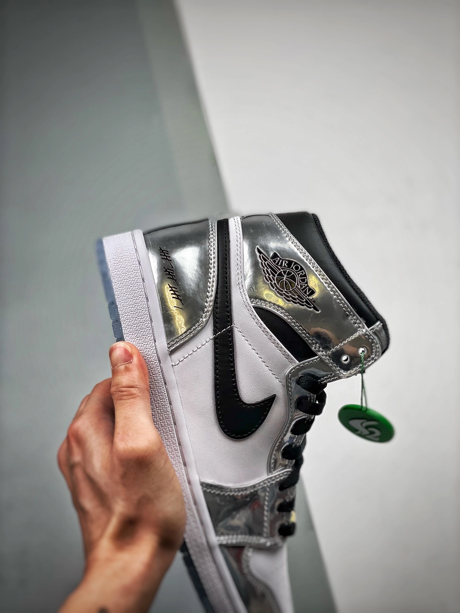 Sneakers3a-- AQ7476-016 item: C-X000L1211V