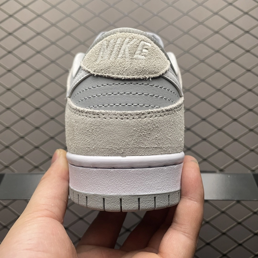 Sneakers3a-- AR0778-110 item: D-X319A2528