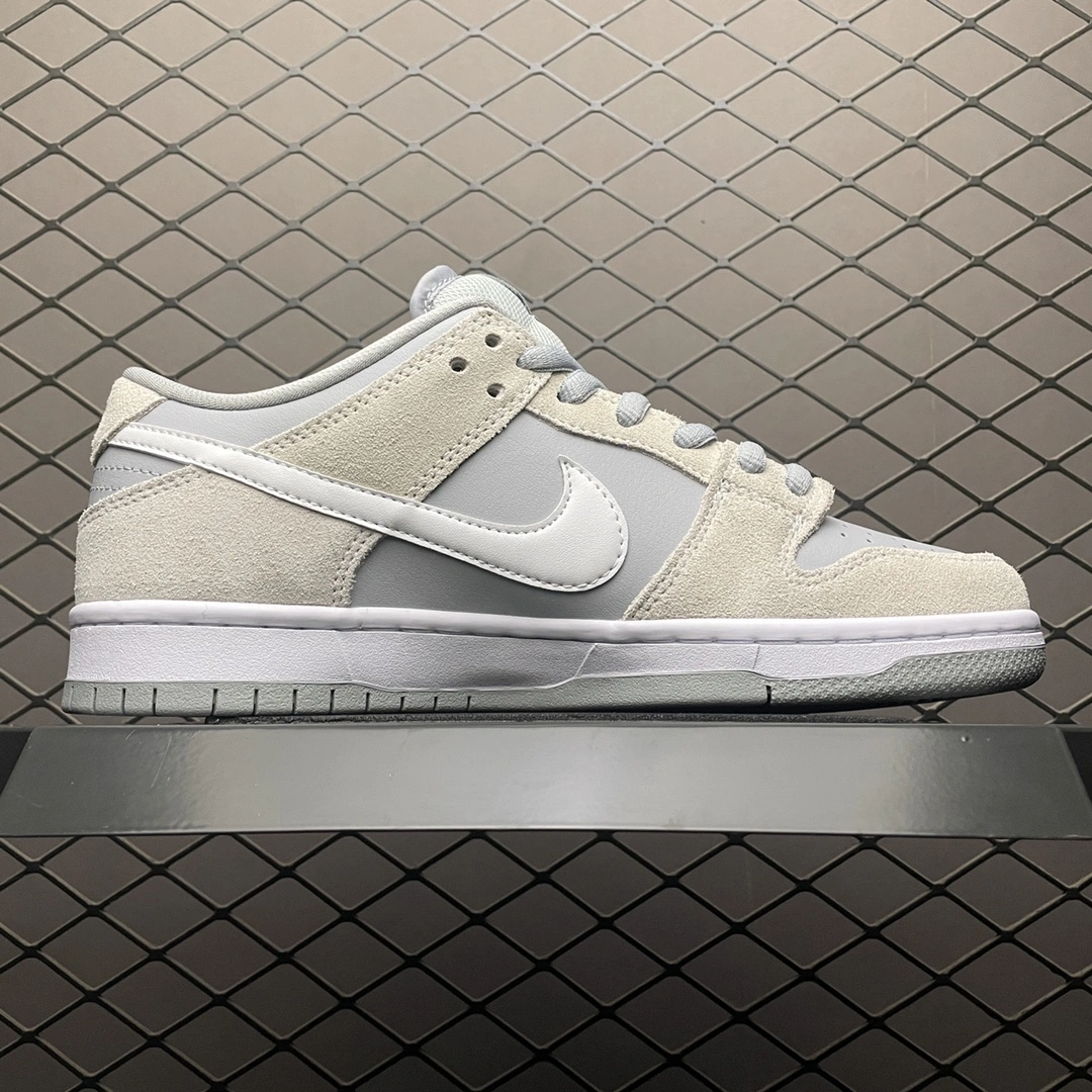 Sneakers3a-- AR0778-110 item: D-X319A2528