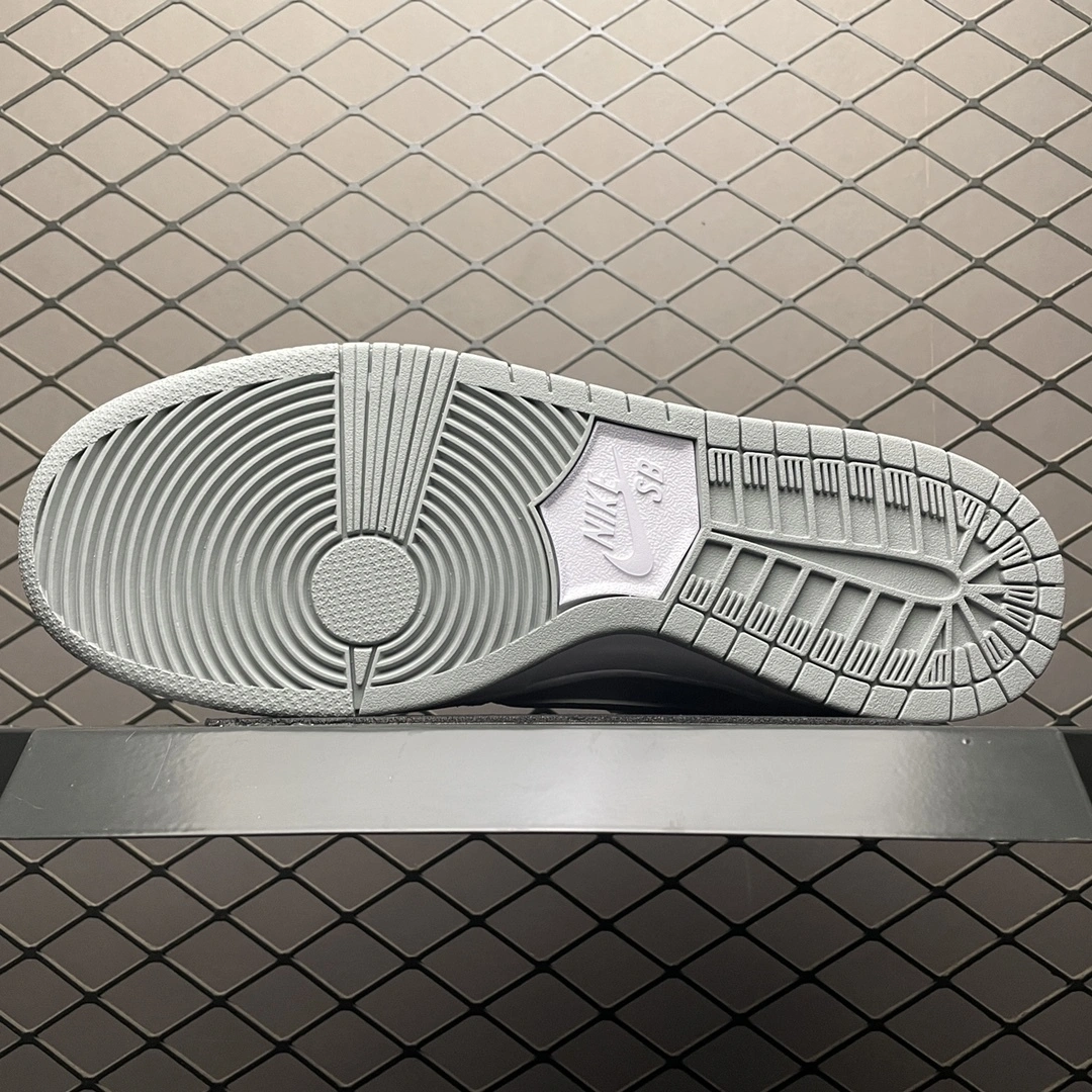 Sneakers3a-- AR0778-110 item: D-X319A2528