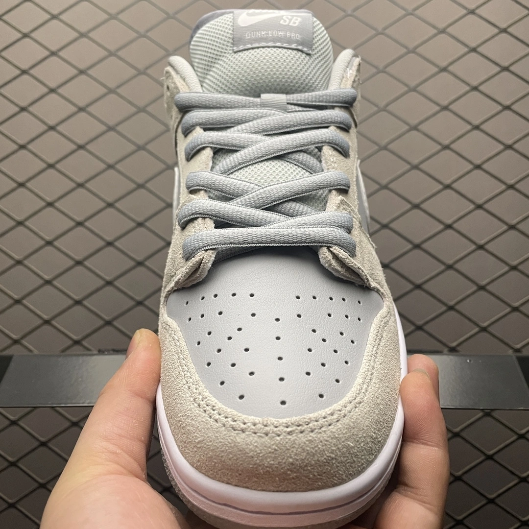 Sneakers3a-- AR0778-110 item: D-X319A2528