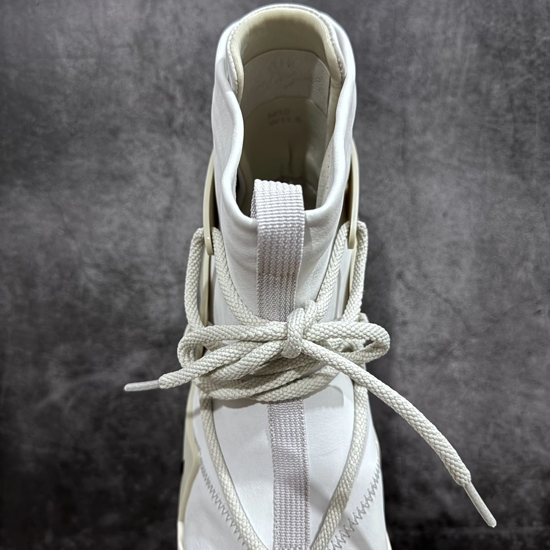 Sneakers3a-- AR4237-100 item: D-X578A2512
