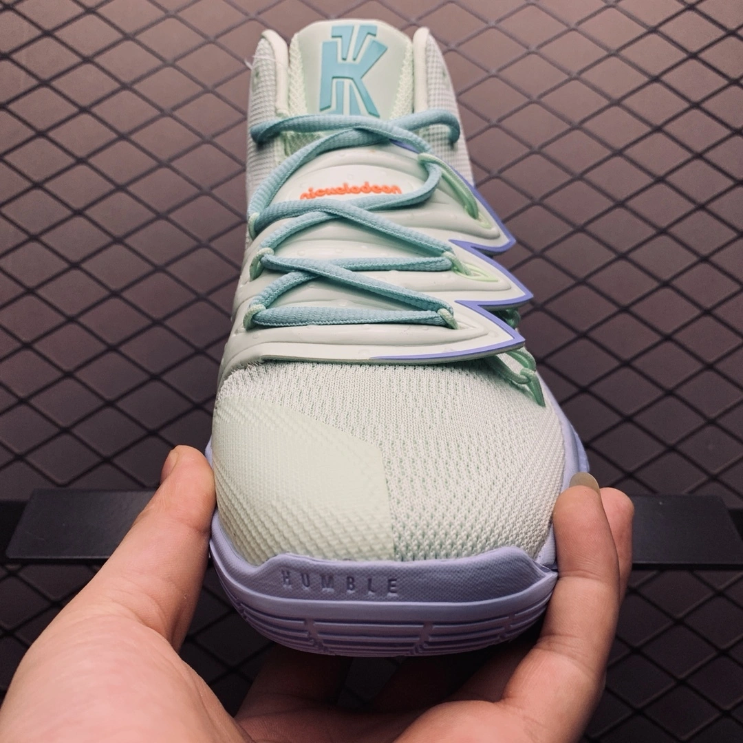Sneakers3a-- CJ6950-300 item: D-X319A2728