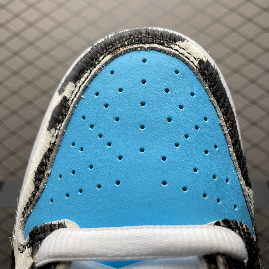 Sneakers3a-- CU3244-100 item: D-X319A2609