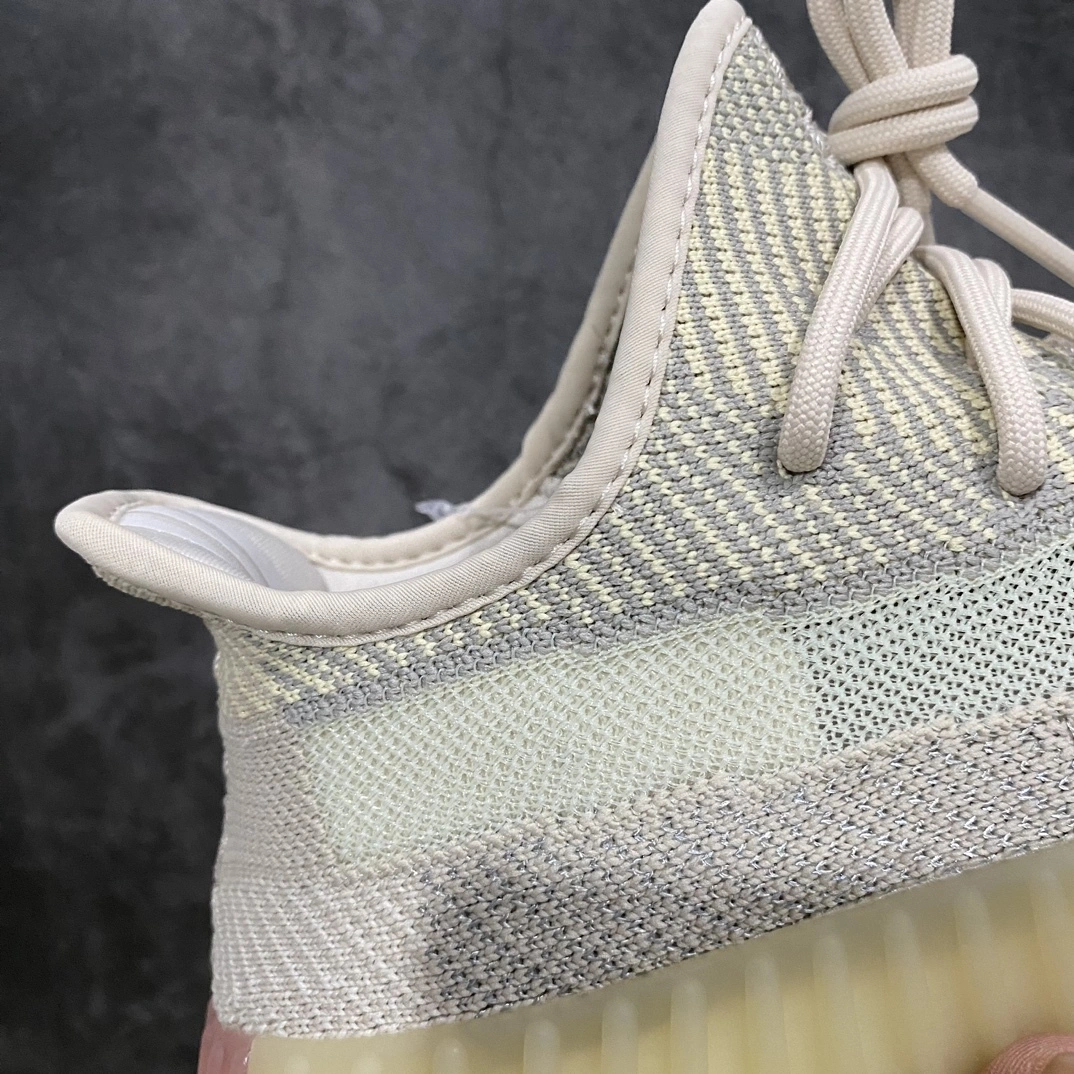 Sneakers3a--350 V2 FW5318 item: C-X000K1204