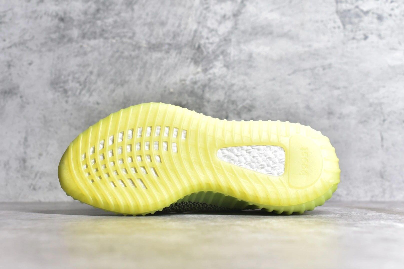Sneakers3a--350v2 FX4130 item: C-X067K1206