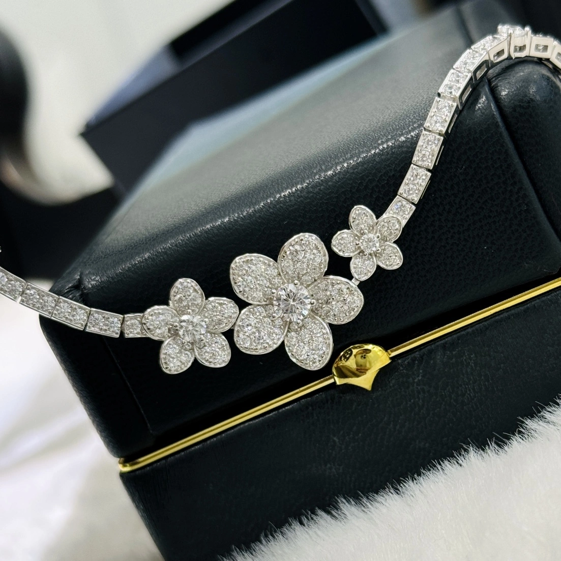 Sparkle Jewelry - 6r1ff A3706 S925 silver item:D-S092L2724