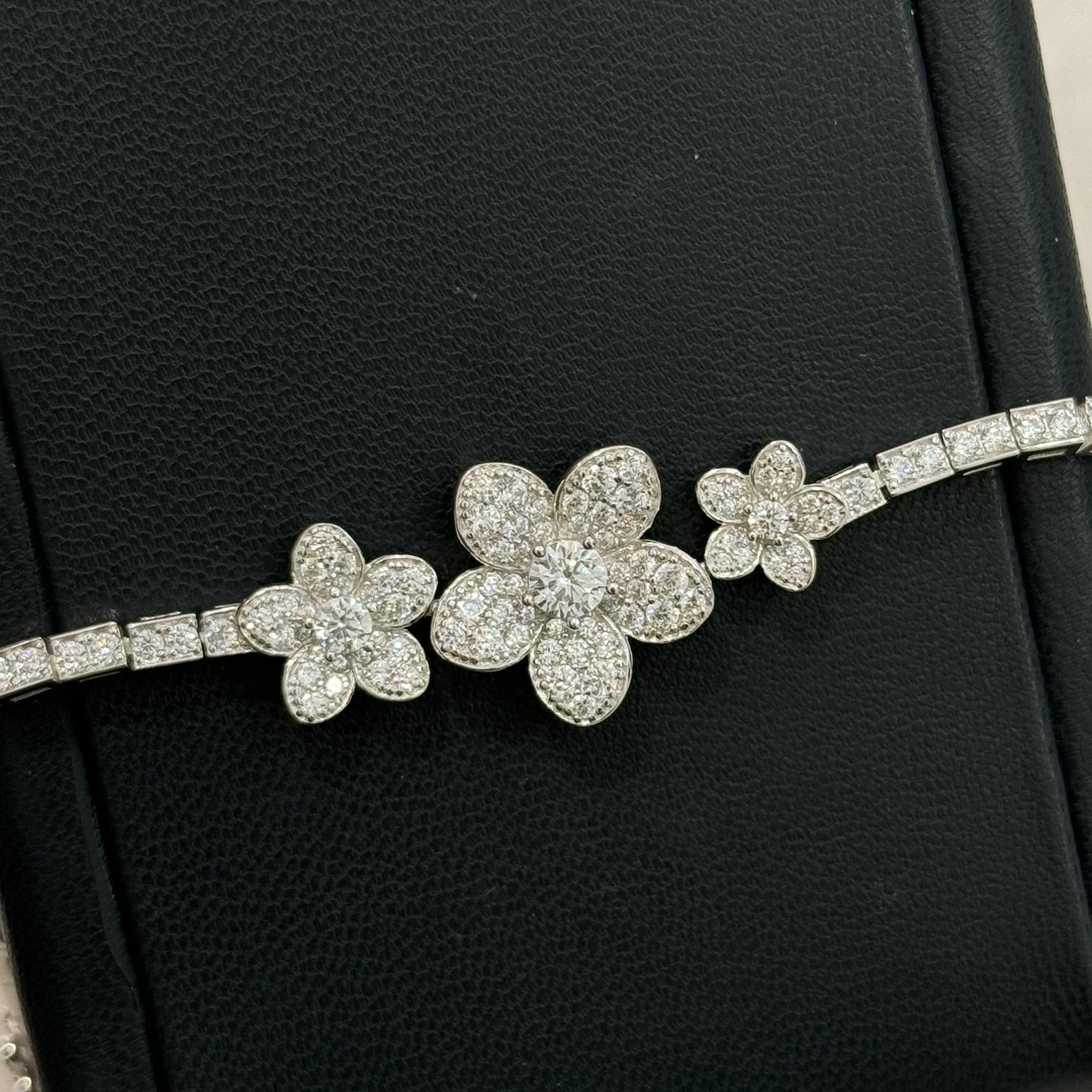 Sparkle Jewelry - 6r1ff A3706 S925 silver item:D-S092L2724