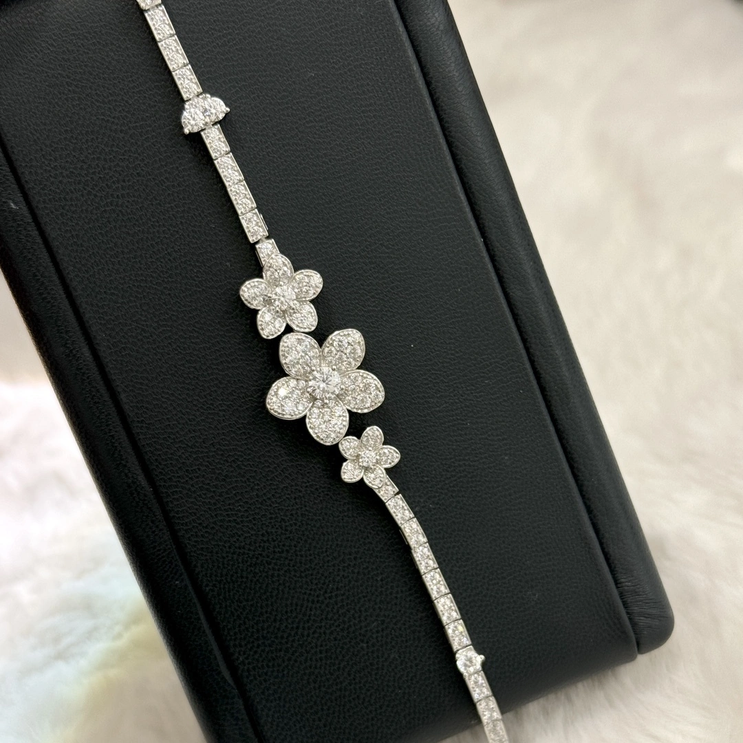 Sparkle Jewelry - 6r1ff A3706 S925 silver item:D-S092L2724