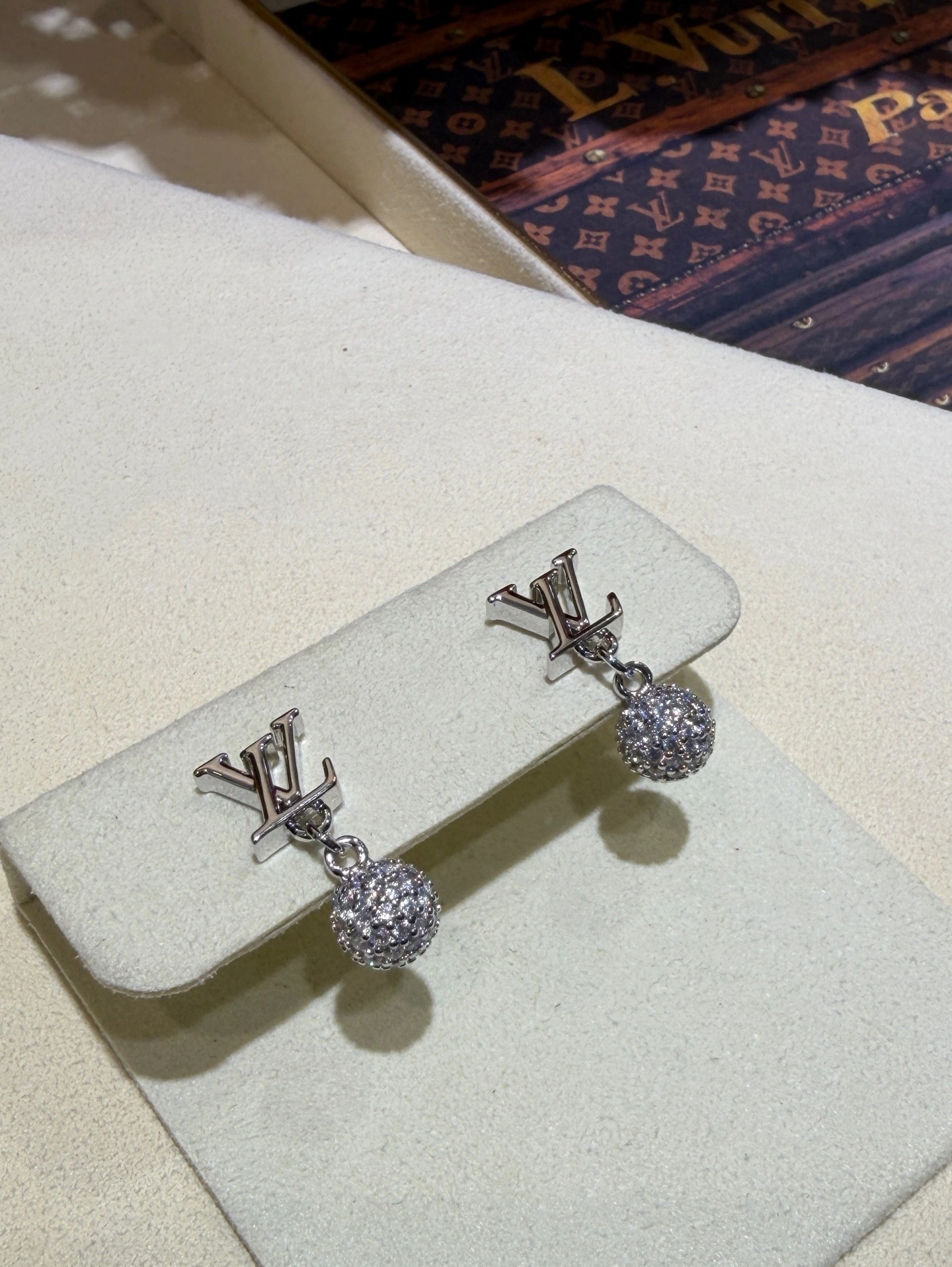 Sparkle Jewelry-- 8V 25 earrings item:E-S392L1396H