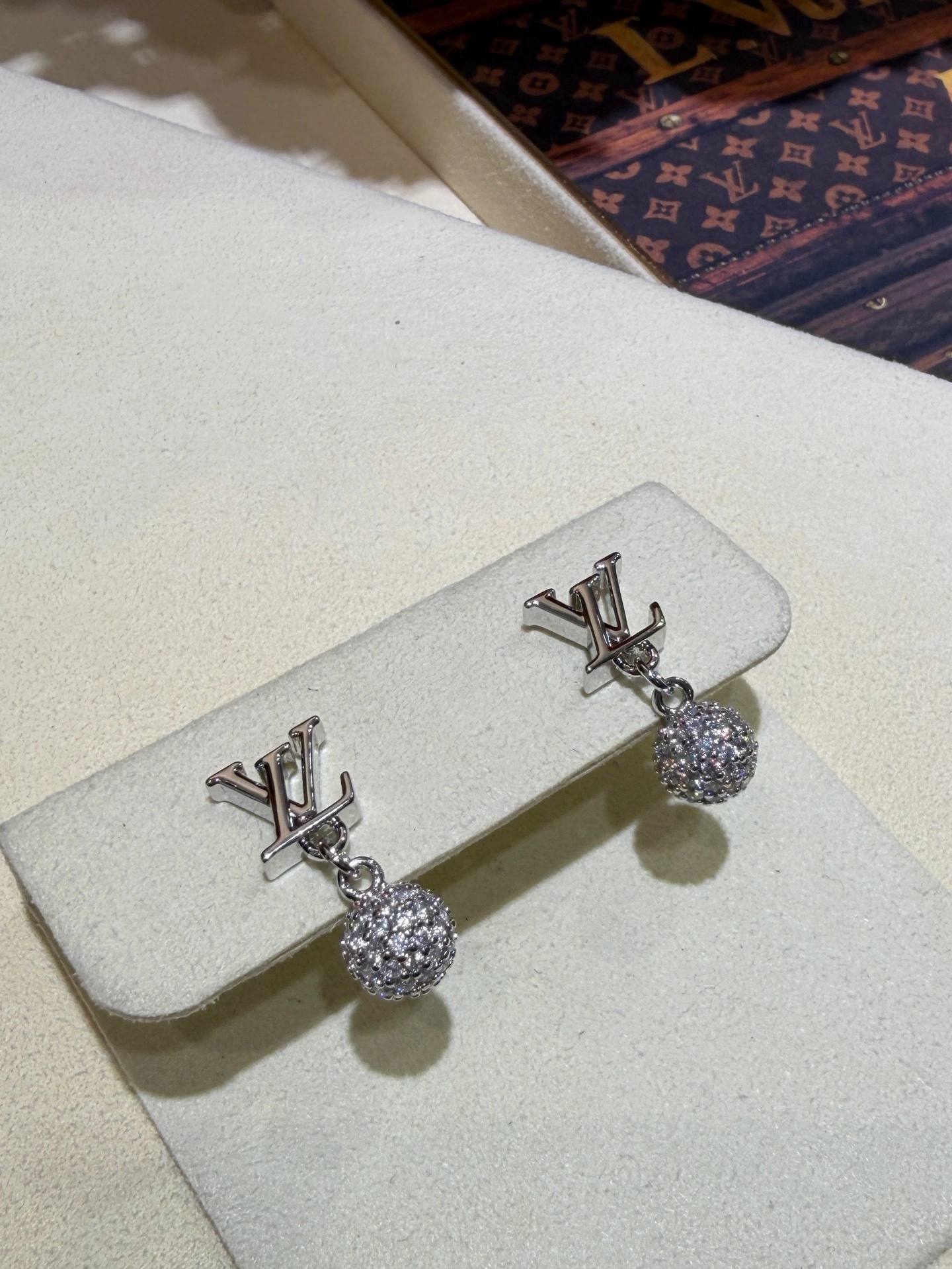 Sparkle Jewelry-- 8V 25 earrings item:E-S392L1396H