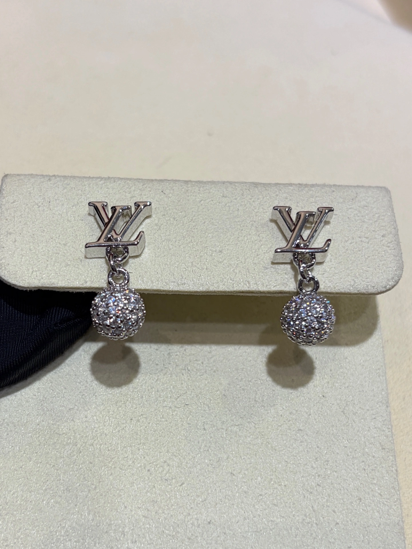 Sparkle Jewelry-- 8V 25 earrings item:E-S392L1396H