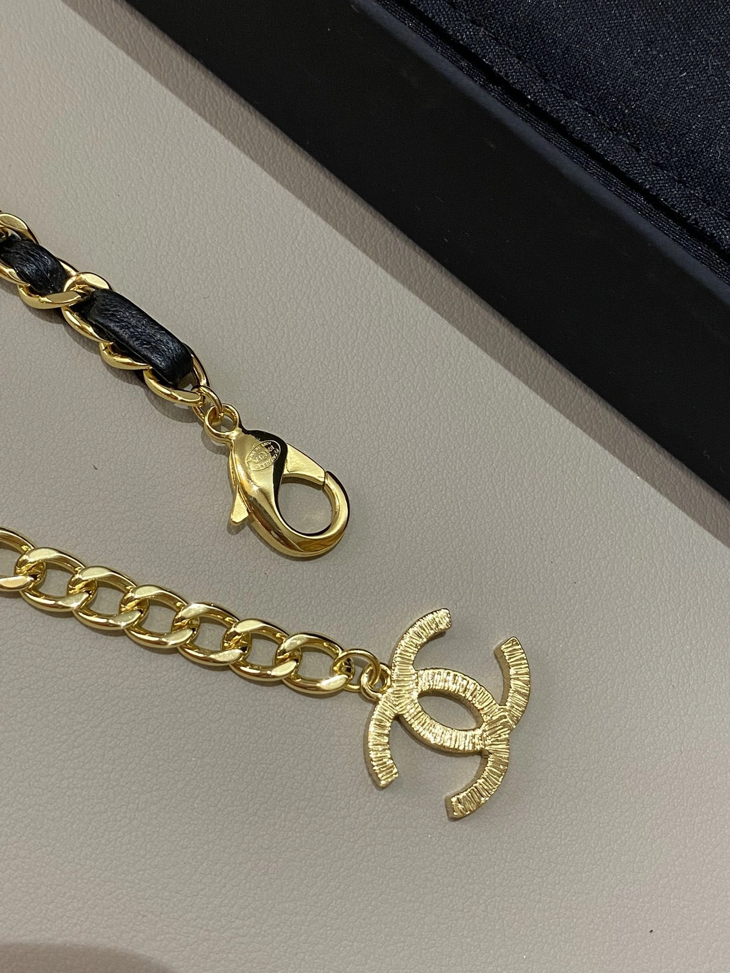 Sparkle jewelry -- 3h1958 chocker item:D-S392G2577
