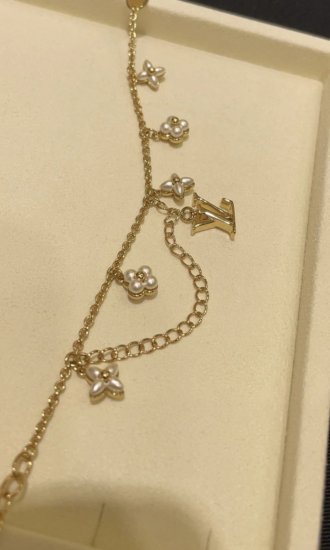 Sparkle jewelry -- 8V Floragram item:D-S392G2516