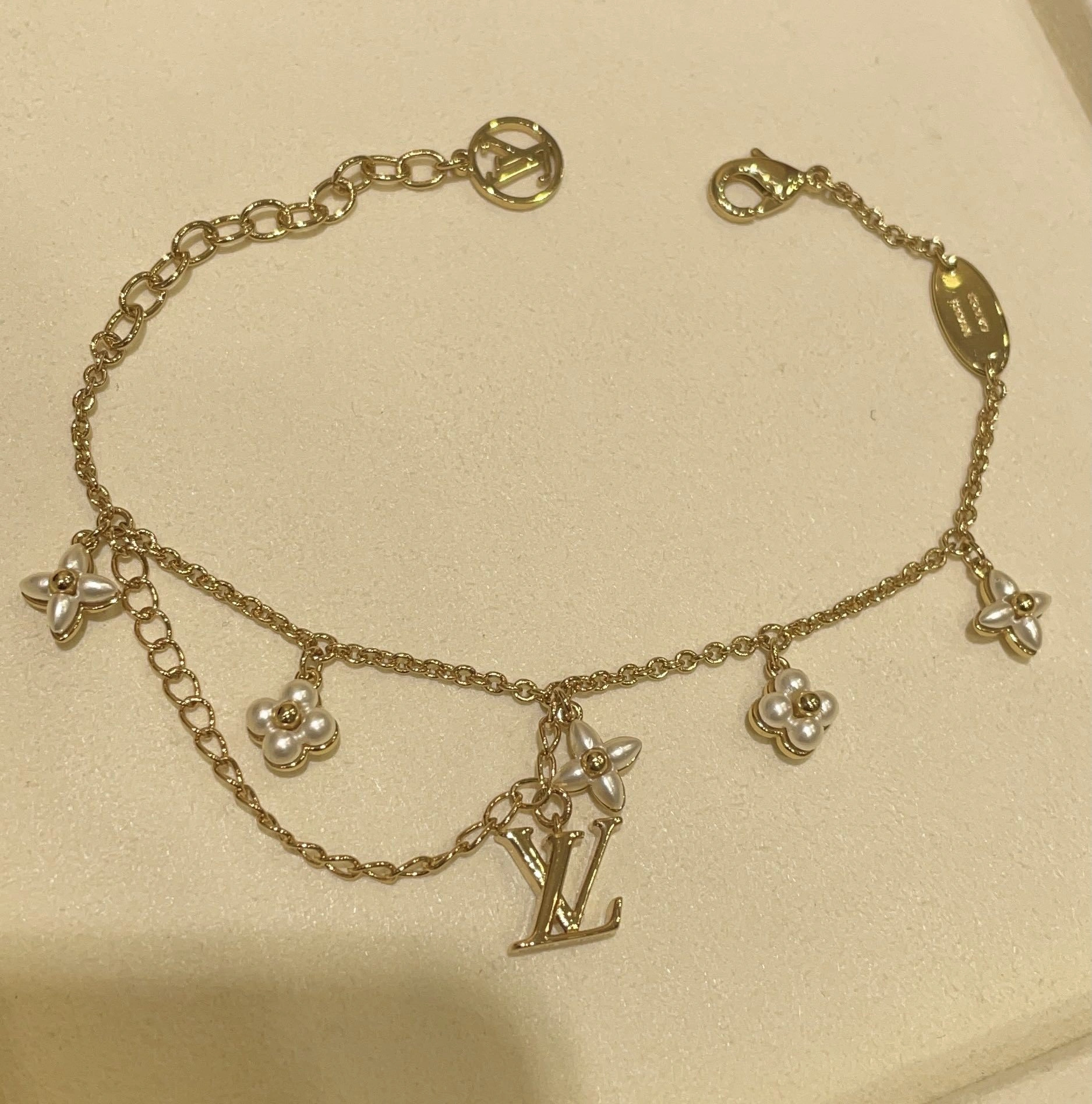 Sparkle jewelry -- 8V Floragram item:D-S392G2516