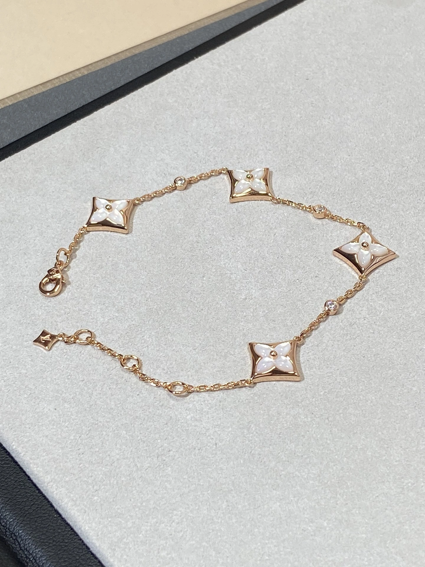 &Sparkle jewelry -- 8V item:D-S392G2514