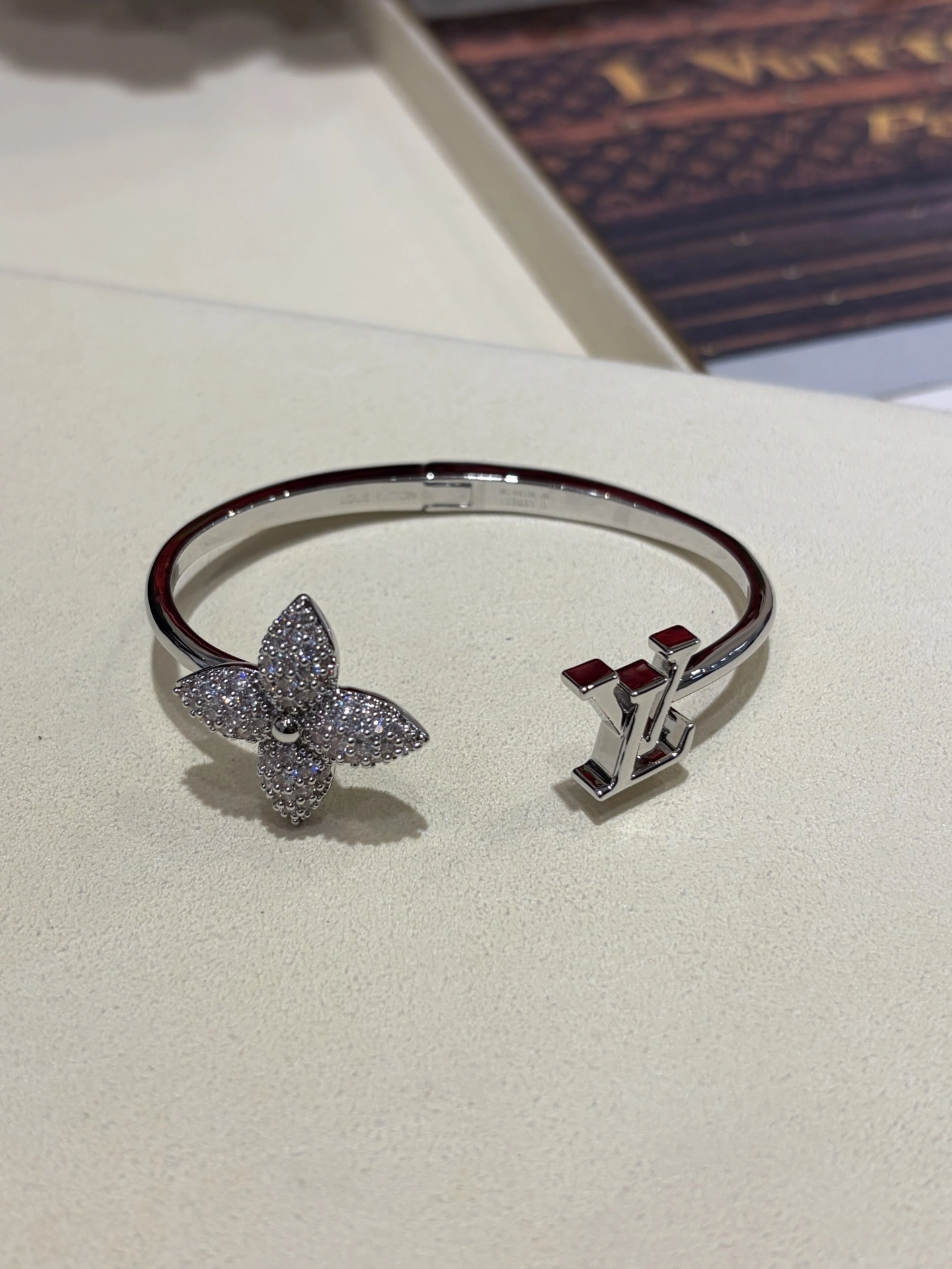 Sparkle jewelry-- 8V 25ss bracelet item:E-S392L1395H