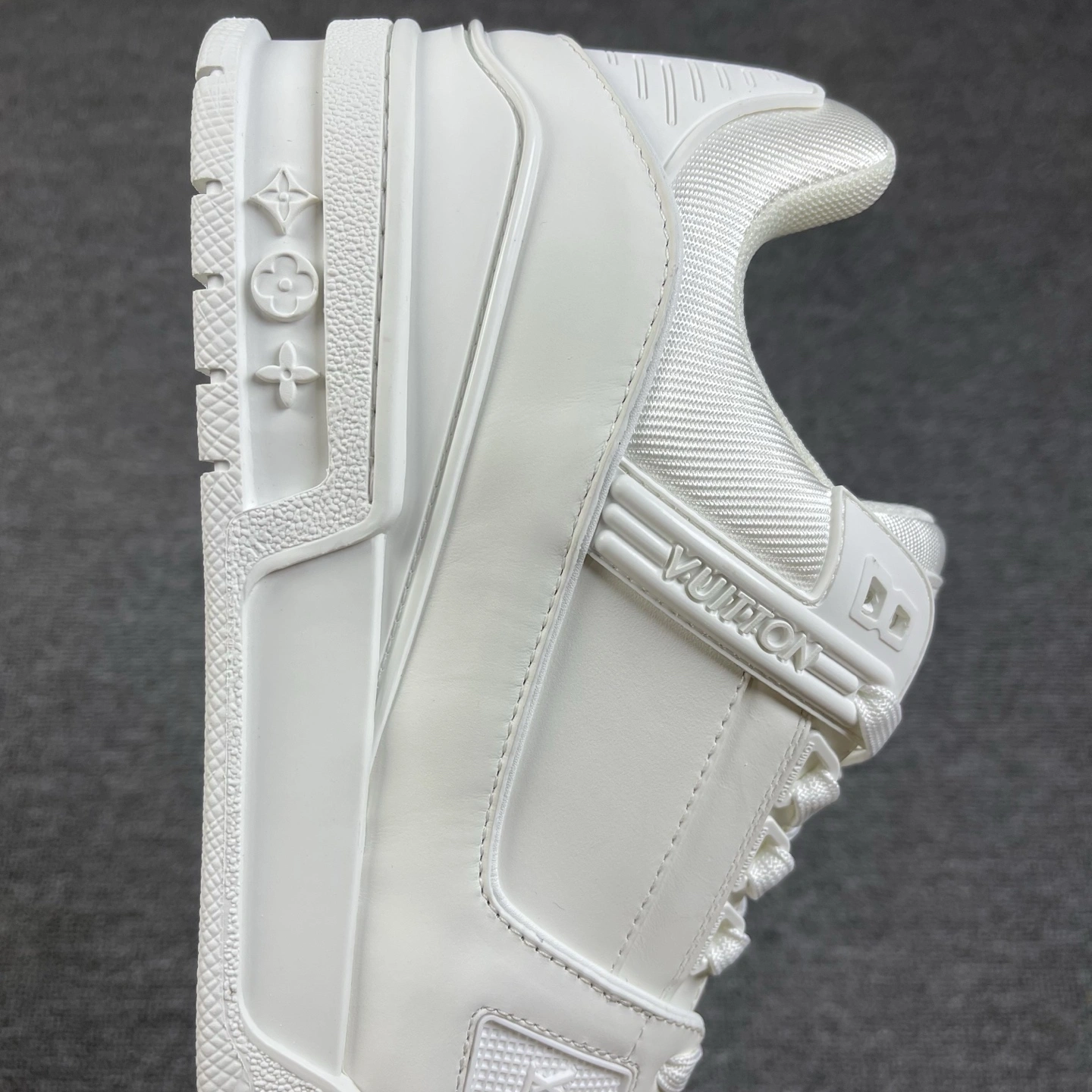 TH-- 8V 1A9G4Z Trainer item:ET-X234L0138B