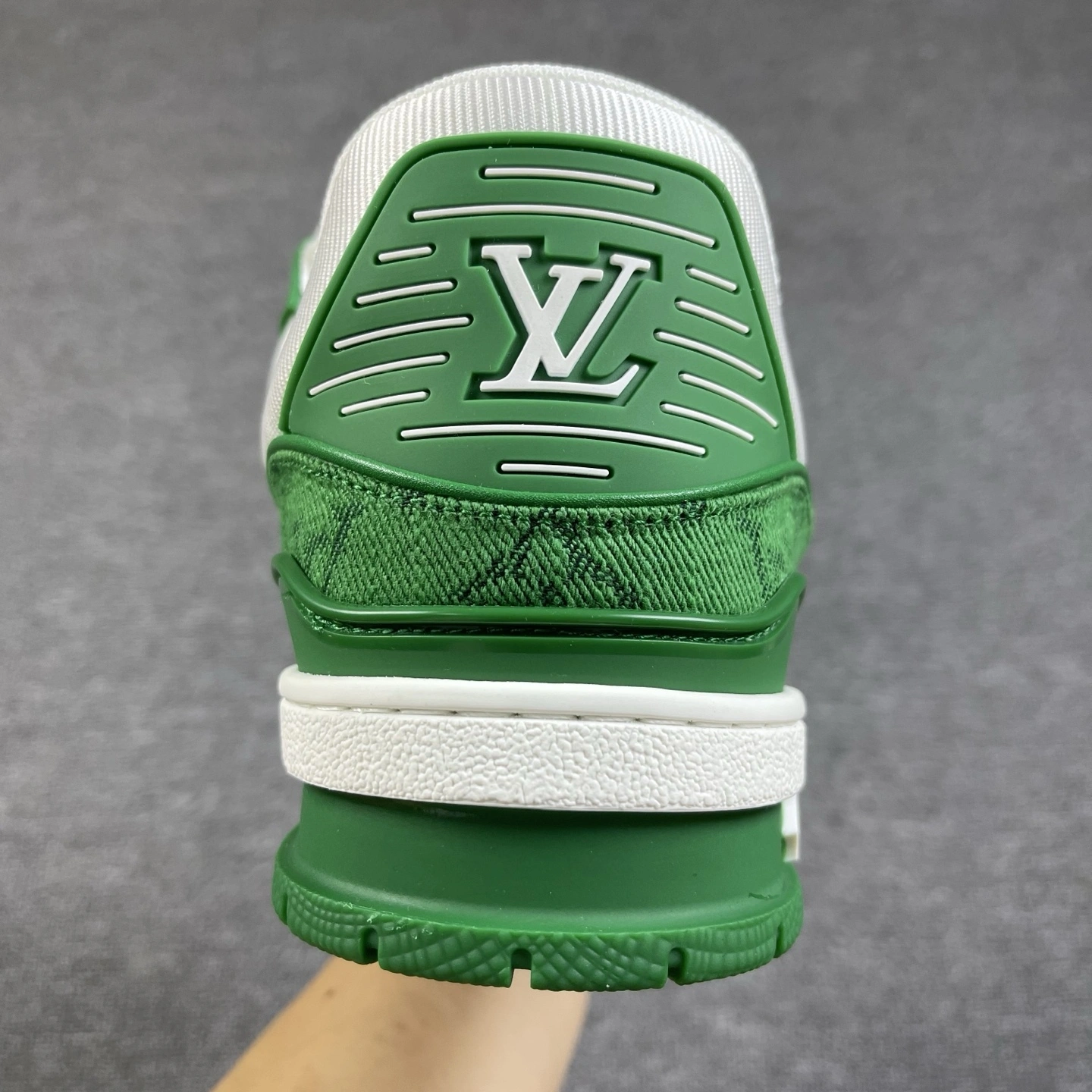 TH-- 8V 1A9JI1 Trainer item:ET-X234L0122B