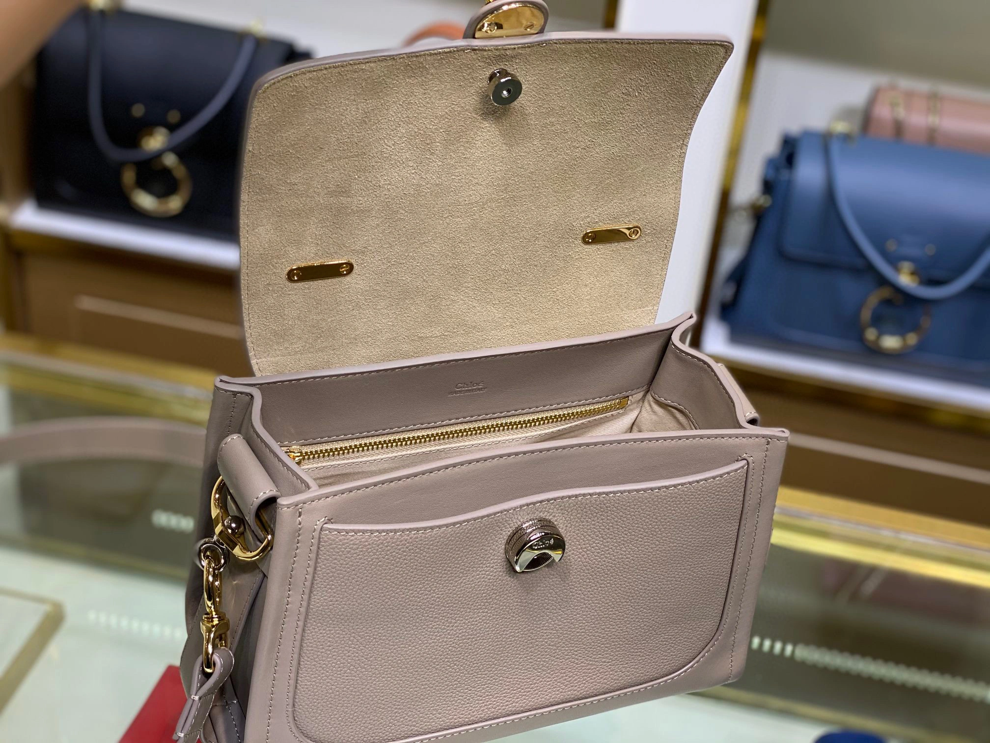 Tess Day item:B-B088B1127