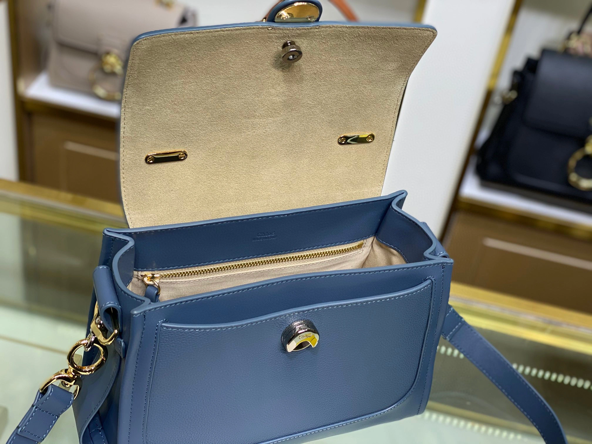 Tess Day item:B-B088B1128