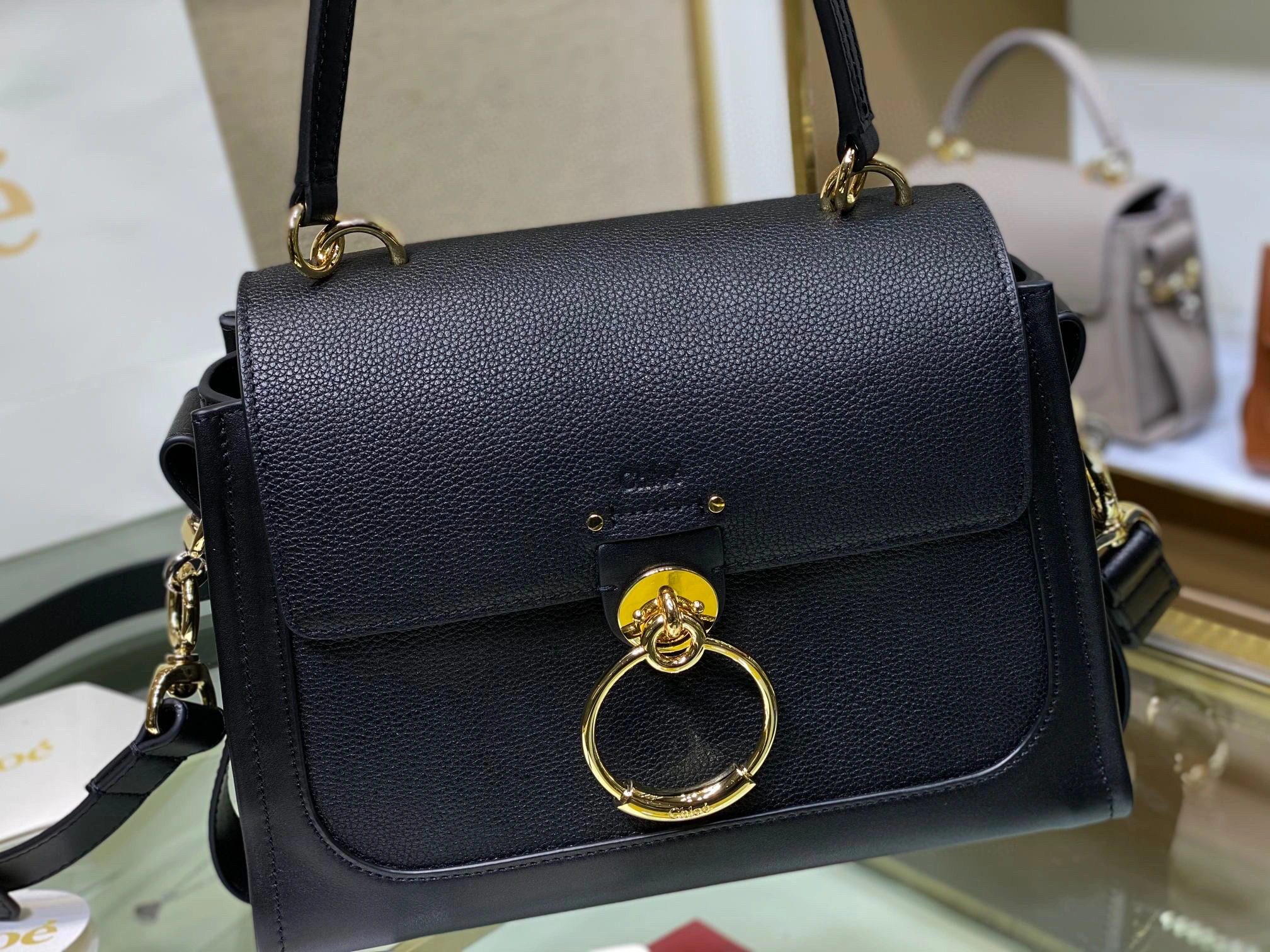 Tess Day item:B-B088B1129