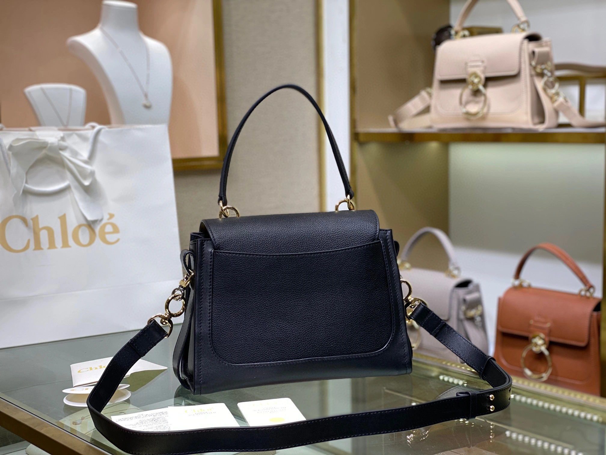 Tess Day item:B-B088B1129