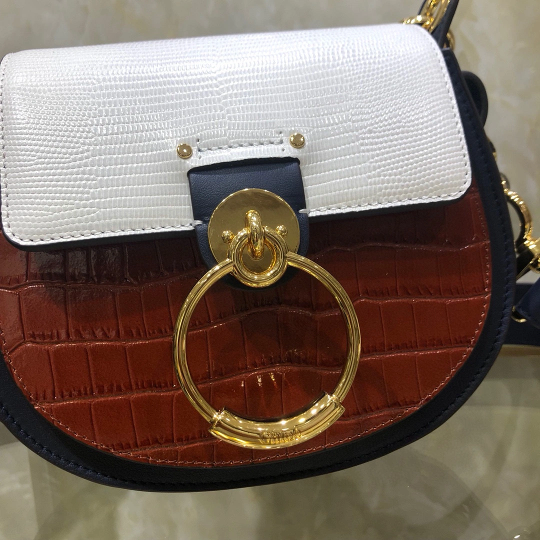 “Tess” item:B-B083B1126