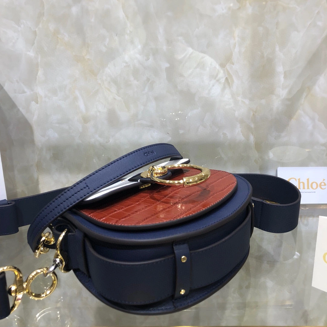 “Tess” item:B-B083B1126