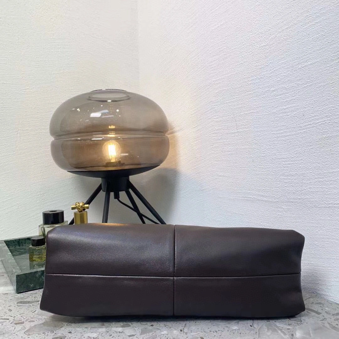 The Pouch 622712VCP302132 , counters quality item: 086I202B1314I1480