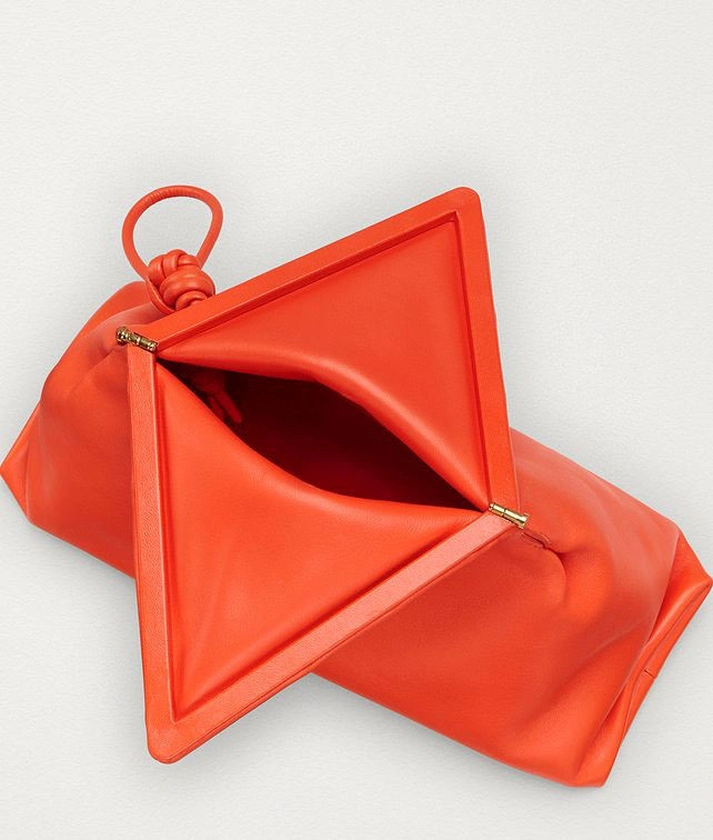 The Pouch 622712VCP307642 , counters quality item: 086I202B1314I1479