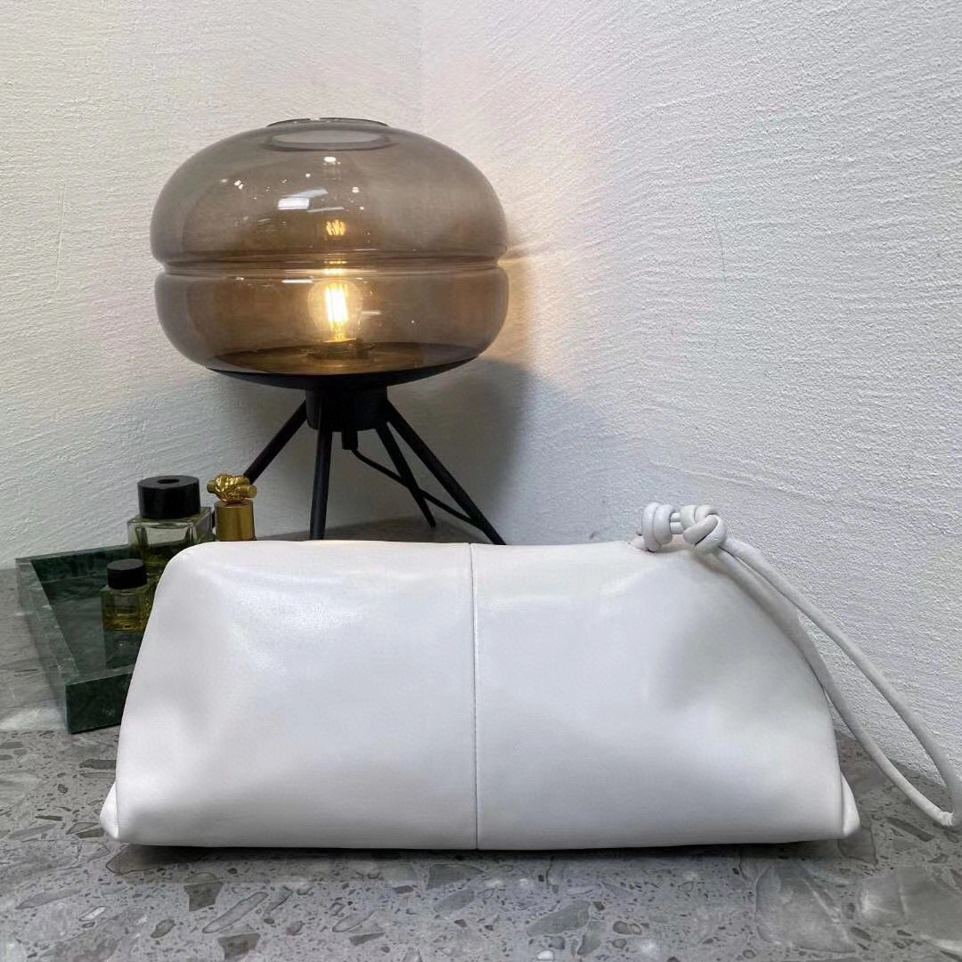 The Pouch 622712VCP309007 , counters quality item: 086I202B1314I1477