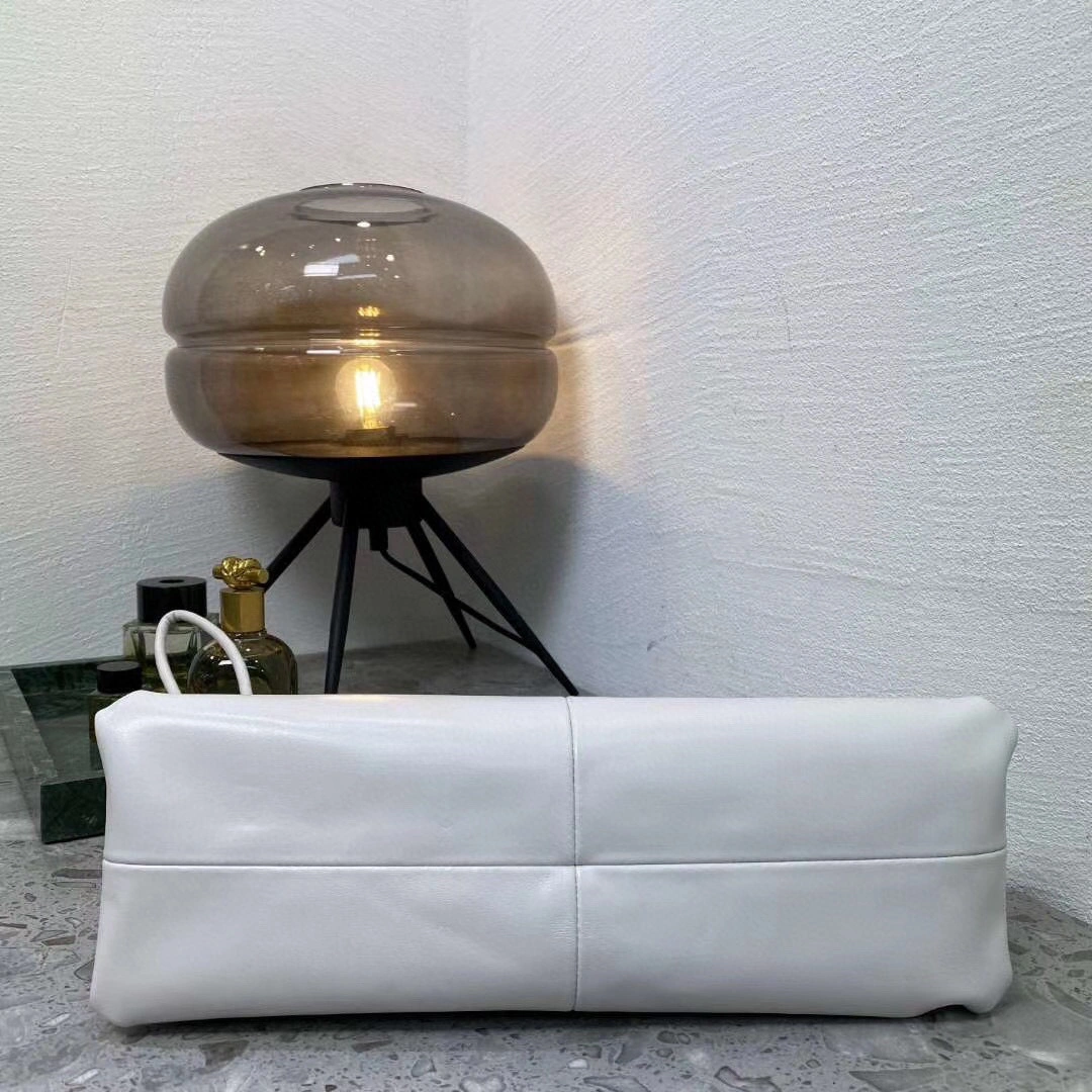 The Pouch 622712VCP309007 , counters quality item: 086I202B1314I1477