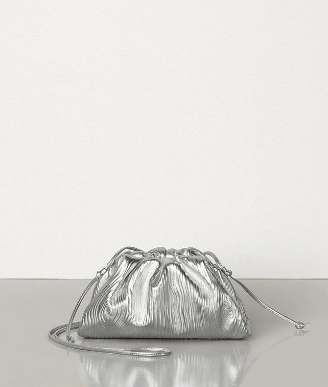 The pouch 585852VCQ608105 ,counters quality item: 086I134B0680I1429