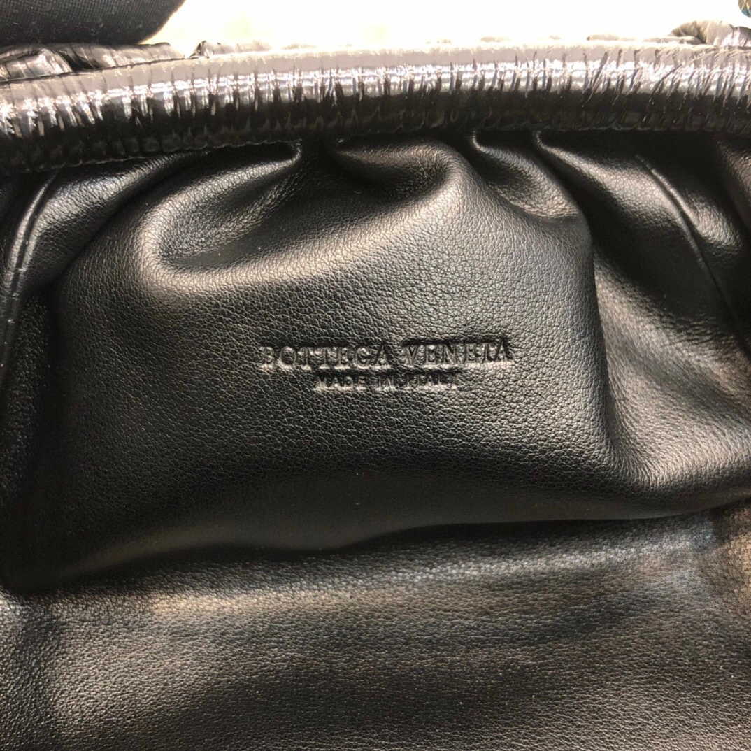 The pouch counters quality item: 086I134BO68OI1505