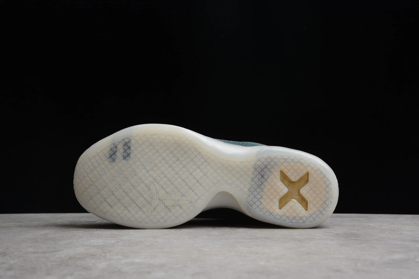 Uncle Sam--Kobe 10 10 705317-308 item:C-X349C2761