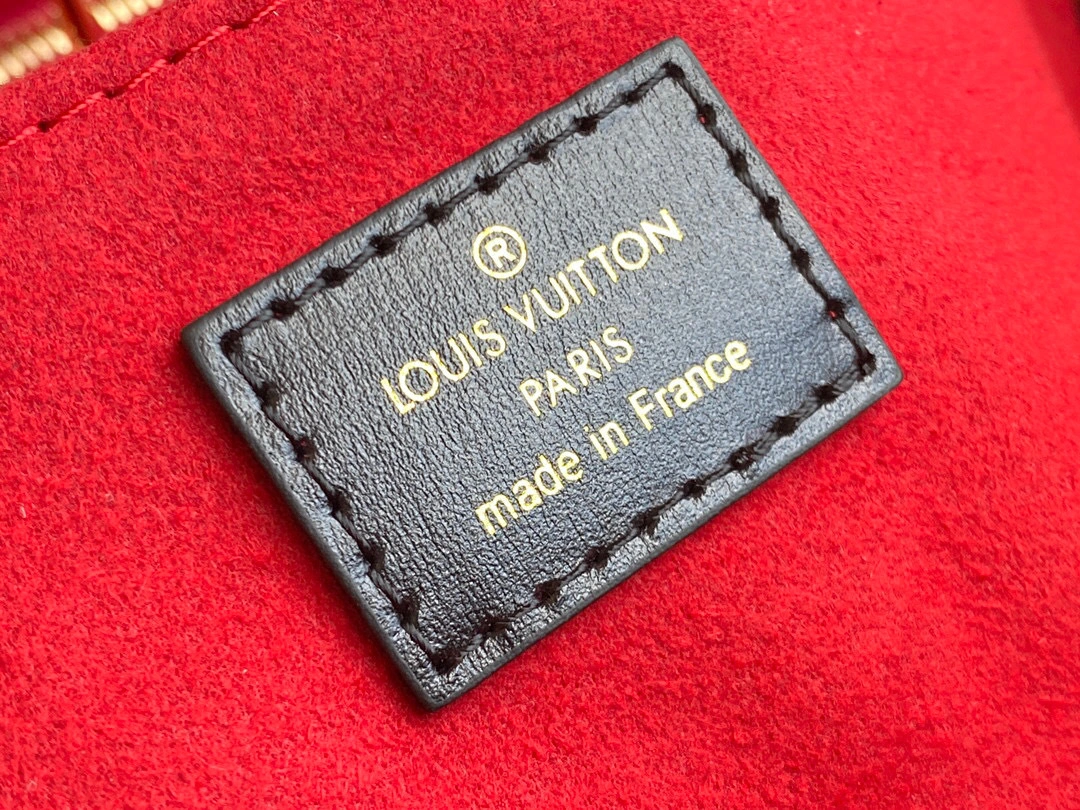 Urs Fisher M45888 item:B-B00A1101